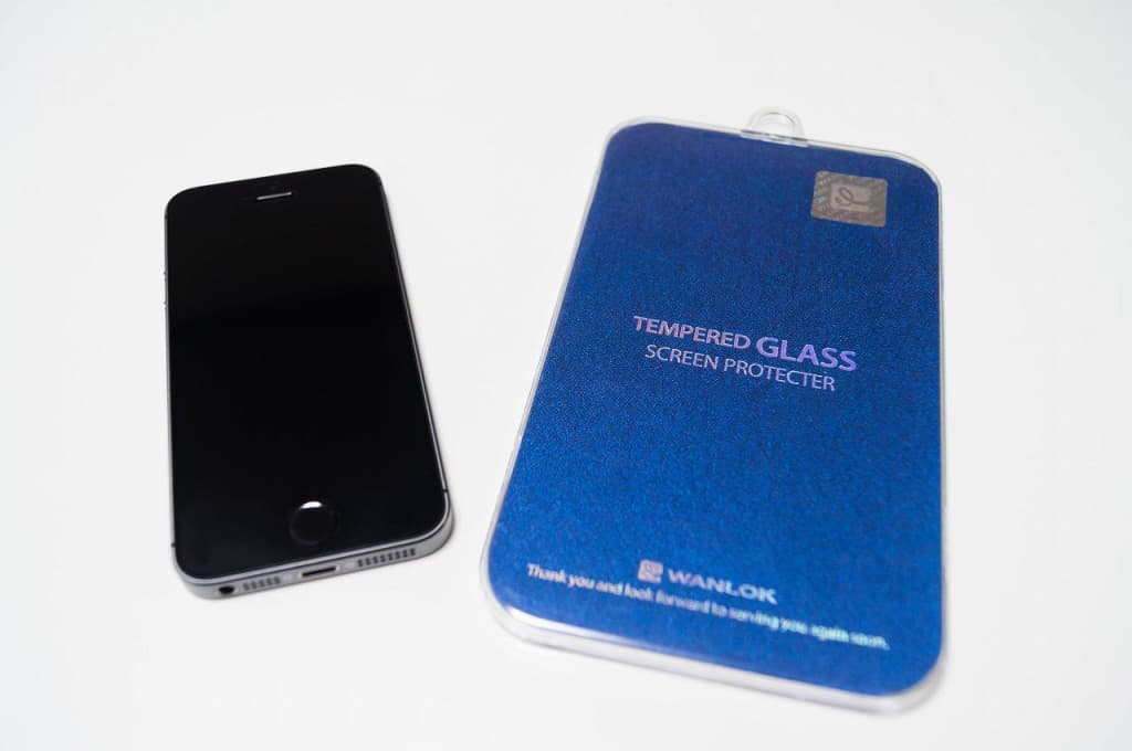 強化ガラスフィルム – WANLOK 2015 for iPhoneの綺麗な貼り方とレビュー