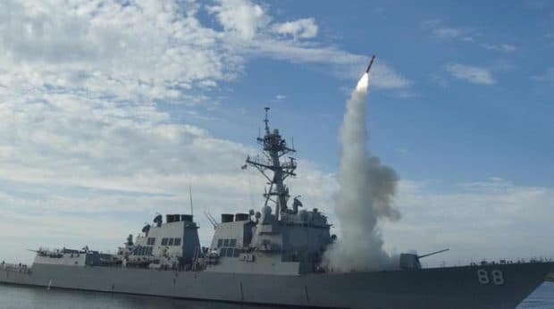 アメリカ・米軍がミサイル50発超を発射！アサド政権の関連施設に巡航ミサイルで攻撃