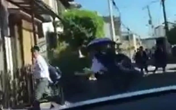 大阪府門真市の中学生の通学路で車を暴走させて暴走動画を投稿した2人を殺人未遂容疑で逮捕！問題となった動画も公開