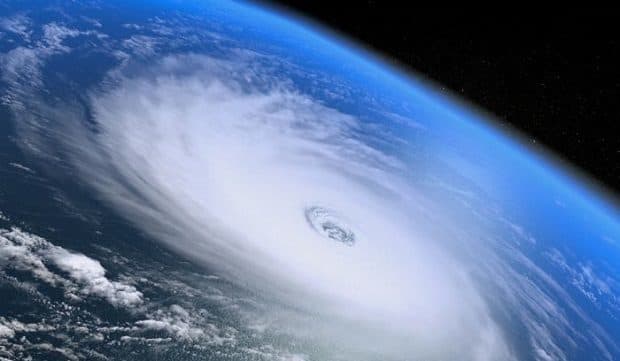 台風22号が今週末に日本直撃！台風さん2週連続出血大サービス！