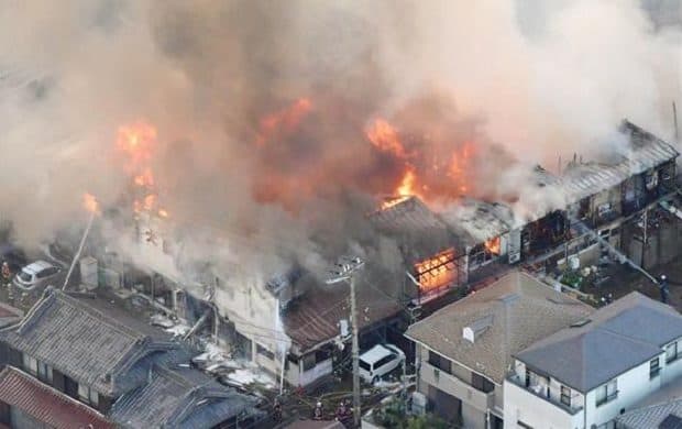 兵庫県明石市大蔵中町「大蔵市場」2400平方mがほぼ全焼する大火災！