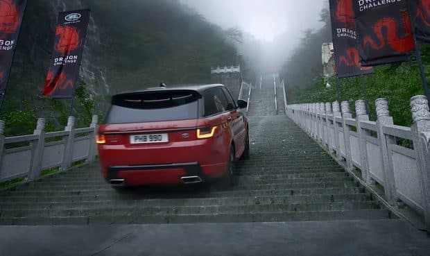 中国天門山の階段999段をSUVで上るクレイジーな企画チャレンジ動画が公開