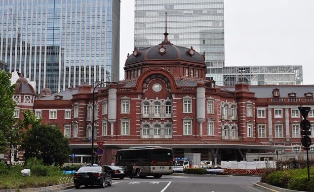 JR東京駅の線路が陥没「駅手前で緊急停車」