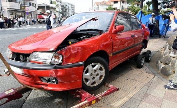 神奈川県・茅ヶ崎の暴走運転で歩道の4人死傷させた90歳女性が釈放される