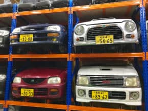 マレーシアの車屋に大量の日本ナンバー付き軽自動車 しかもハーフカットで盗難車ではないかと話題に Socomの隠れ家