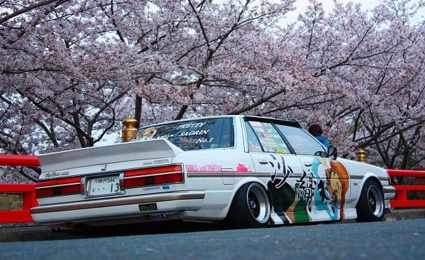兵庫県でトヨタ・クレスタ (GX71) のガルパン痛車が盗難の被害 これだけ派手でも盗まれる日本の車