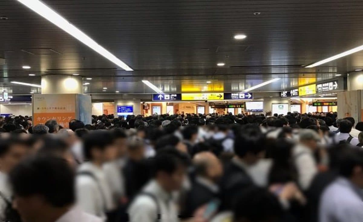 首都圏jr 運転再開するも各駅混雑しすぎてて駅への入場規制実施中 電車乗るってレベルじゃねぇぞ Socomの隠れ家