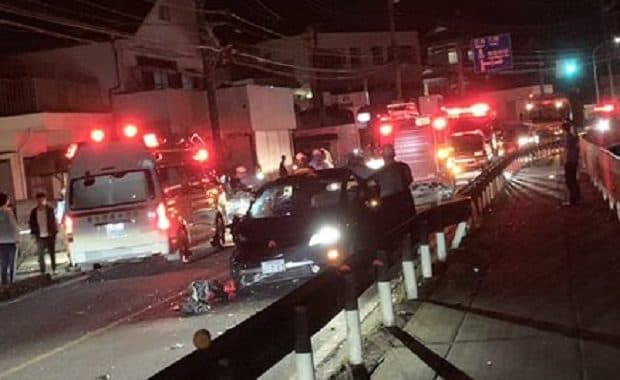 埼玉県飯能市・国道299号線でトヨタ・MR2とプリウスが絡む事故 運転手1人が死亡