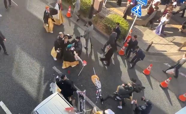 【2019年成人式】横浜市の成人式で新成人ヤンキー同士の抗争が発生！袴とスーツが大乱闘