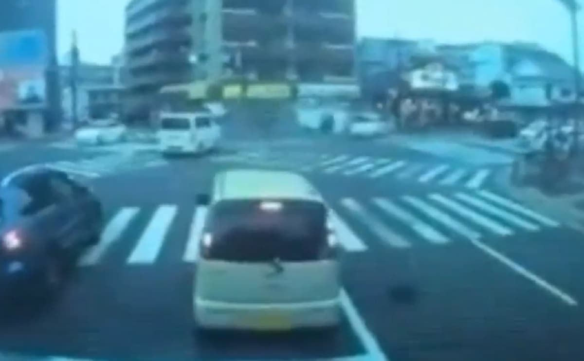 福岡高齢者暴走事故のドラレコ動画が公開される！100キロ以上出てそうでマジでミサイル