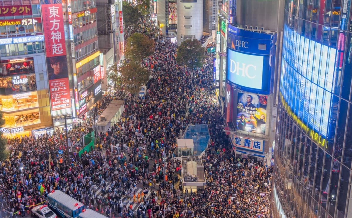 東京・渋谷ハロウィン 当日は例年通り大混雑で大荒れ！痴漢と窃盗未遂で逮捕者も