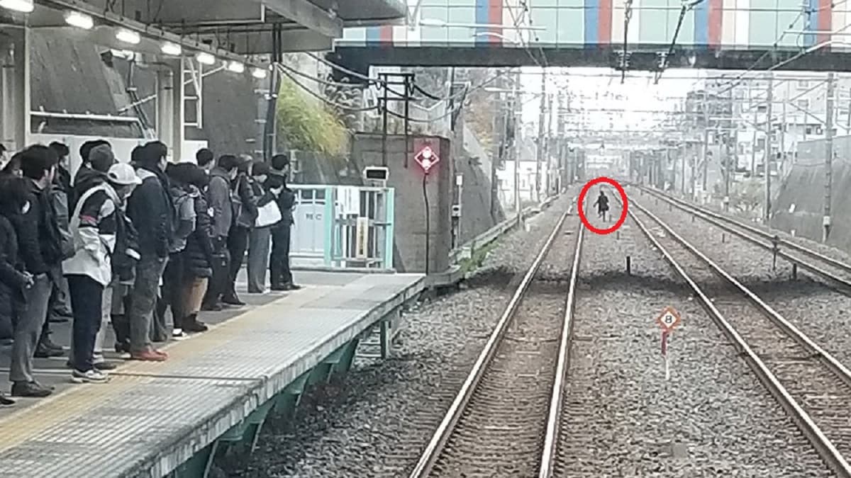 JR武蔵野線・東浦和駅で痴漢容疑の男性が線路に侵入し逃走！その後行方不明に